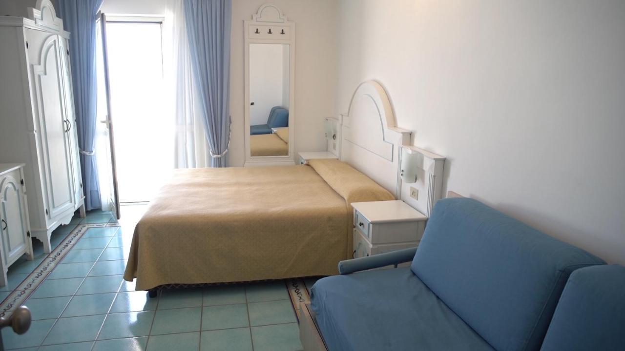 Hotel Isolabella ヴェントテーネ エクステリア 写真