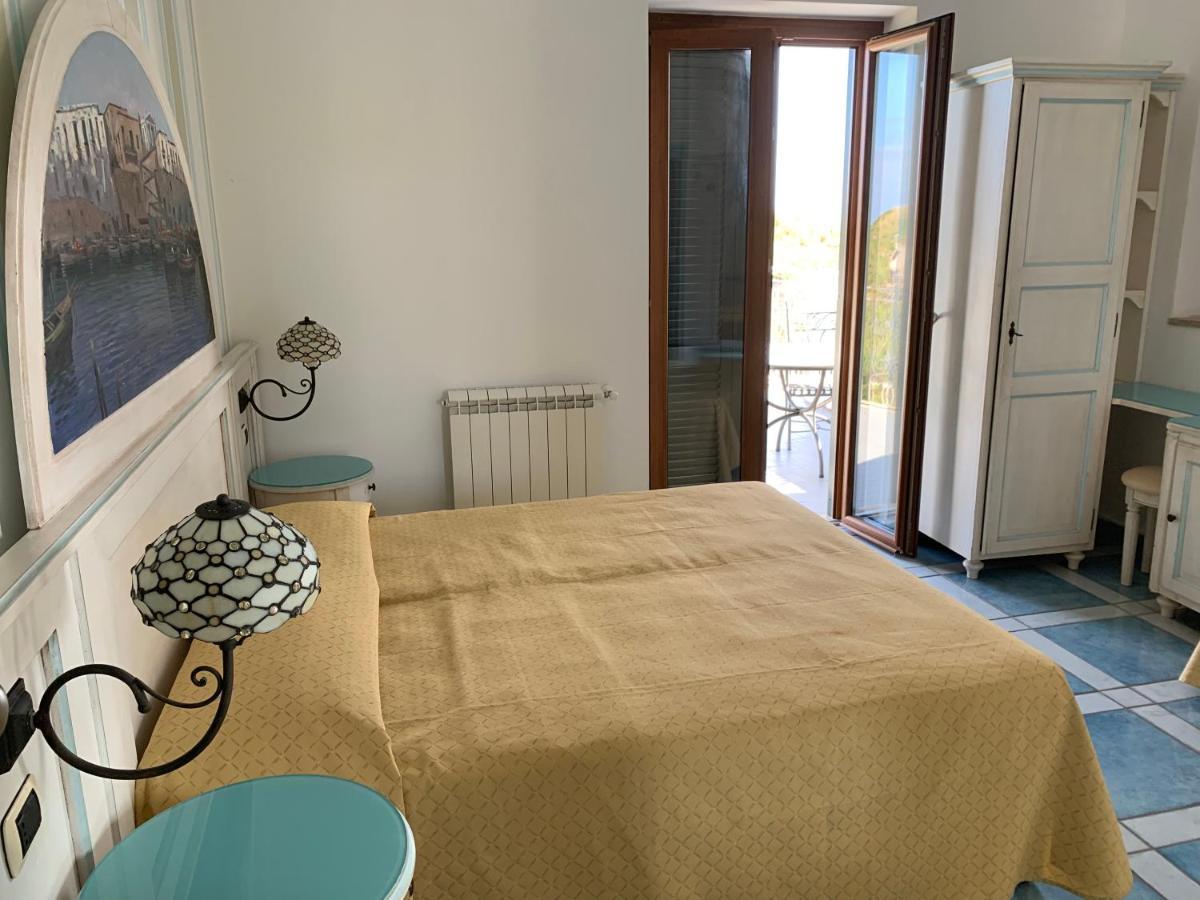Hotel Isolabella ヴェントテーネ エクステリア 写真