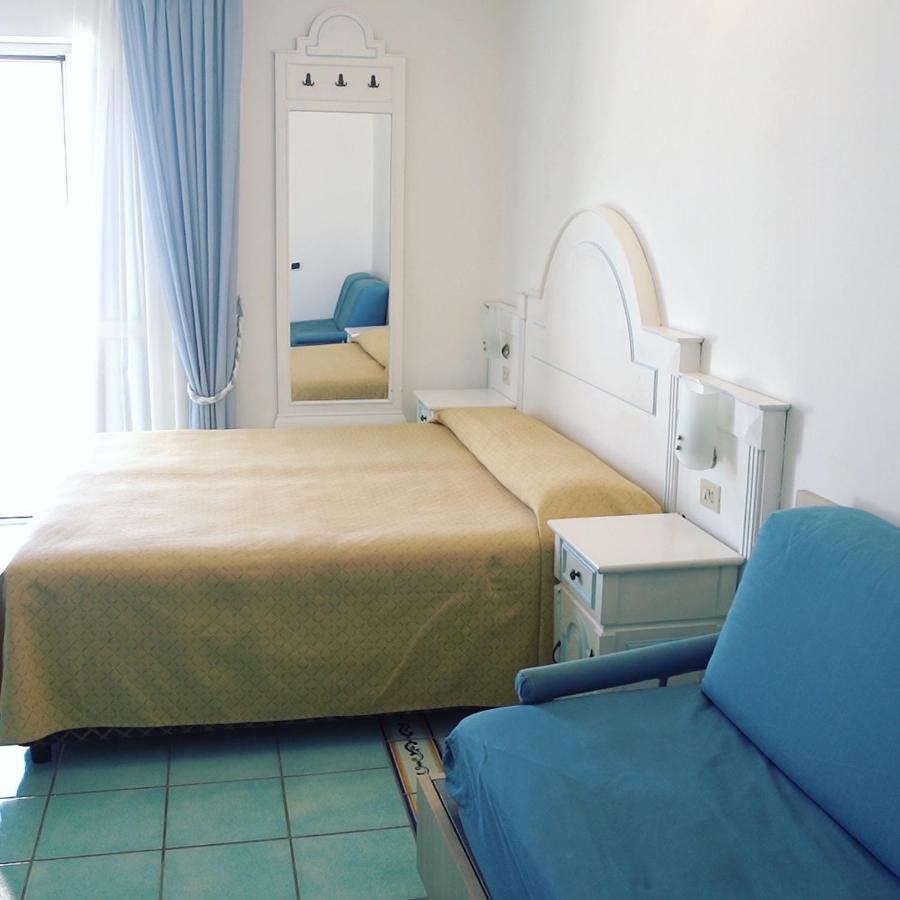 Hotel Isolabella ヴェントテーネ エクステリア 写真