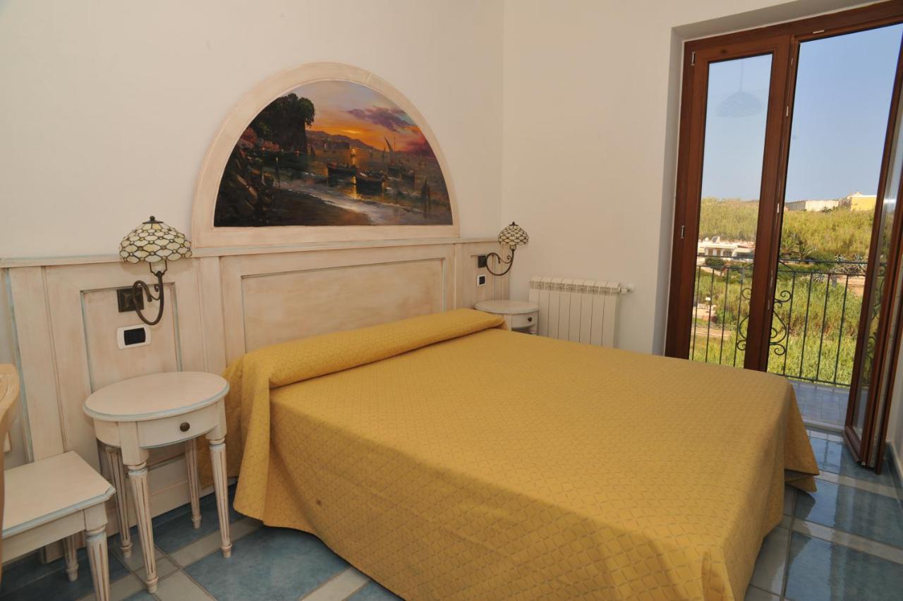 Hotel Isolabella ヴェントテーネ エクステリア 写真