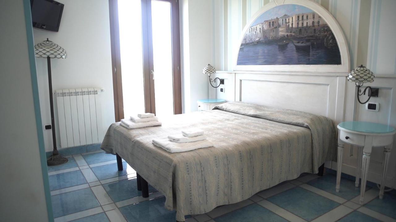 Hotel Isolabella ヴェントテーネ エクステリア 写真