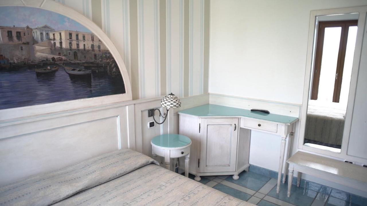 Hotel Isolabella ヴェントテーネ エクステリア 写真